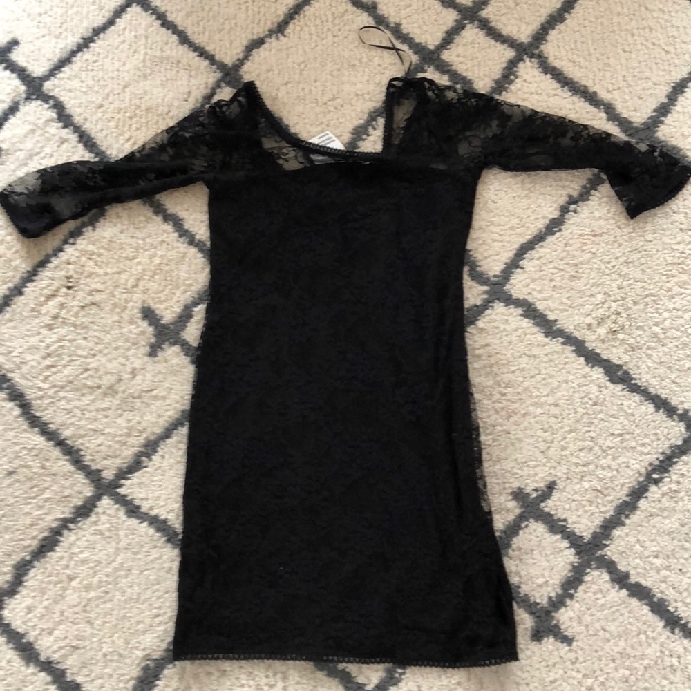 Black mini dress lace sleeves